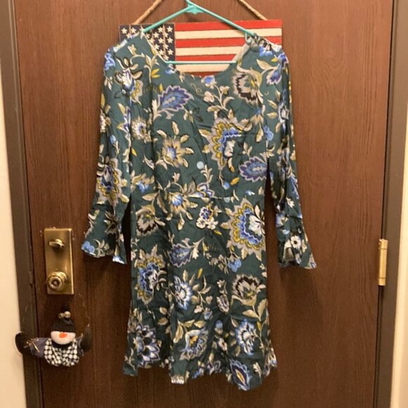 Old Navy Size 6 petite flower bell sleeve flowey dress - Picture 1 of 6